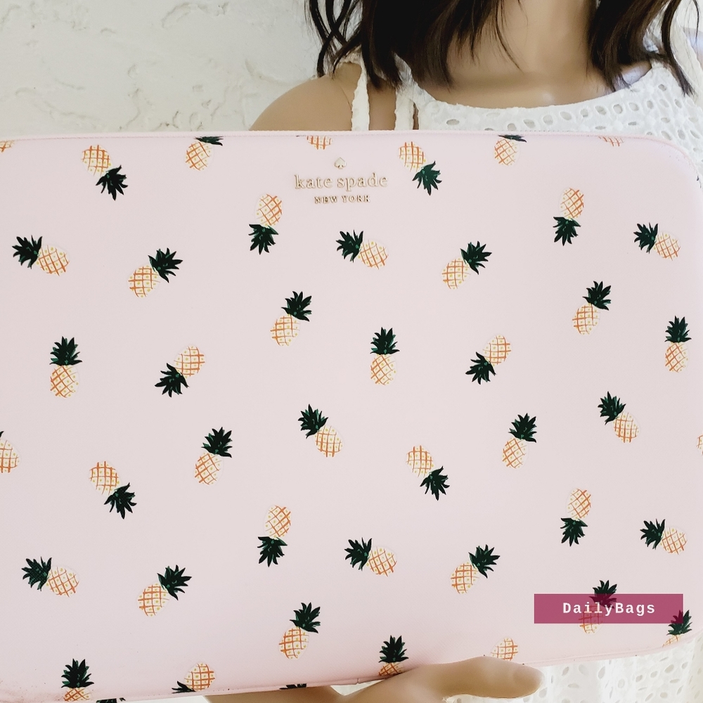 - BEAUTIFUL NWT KATE SPADE UNIVERSAL PRINTED LAPTOP SLEEVE PINEAPPLE PINK - Picture 2 of 4